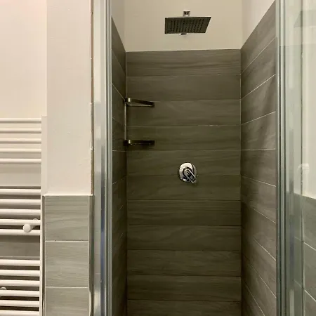 Marilyn Arpa דירה סירמיונה