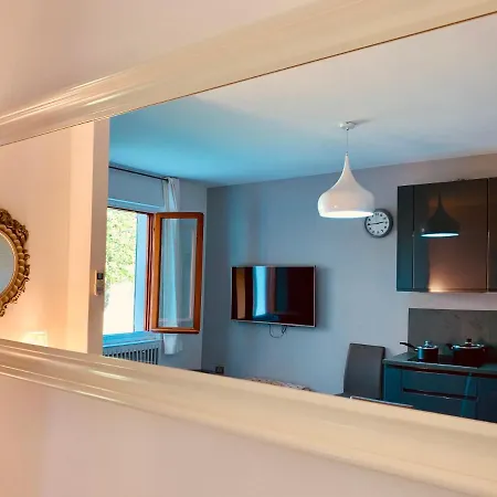 Marilyn Arpa דירה *