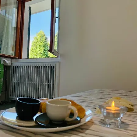 Marilyn Arpa דירה *