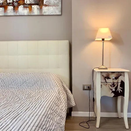 Marilyn Arpa Apartmán Sirmione